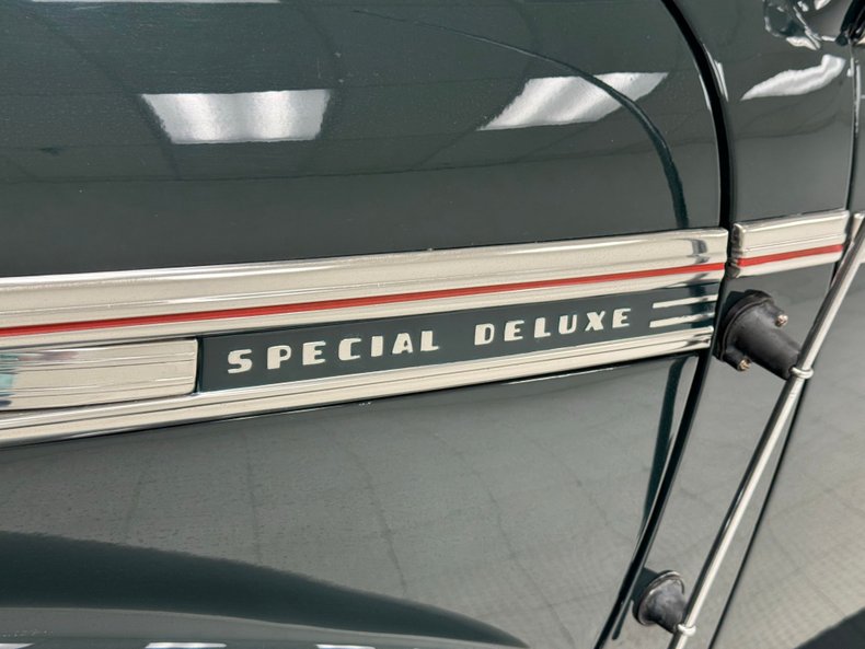 Chevrolet-Special-deluxe-1941-Ridge-Green-Metallic-Tan-2