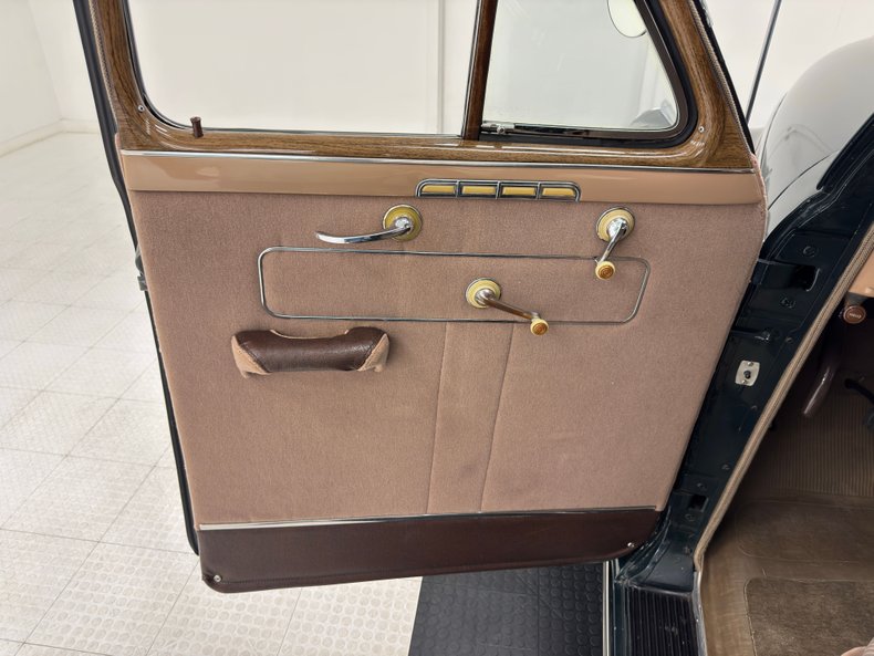 Chevrolet-Special-deluxe-1941-Ridge-Green-Metallic-Tan-35