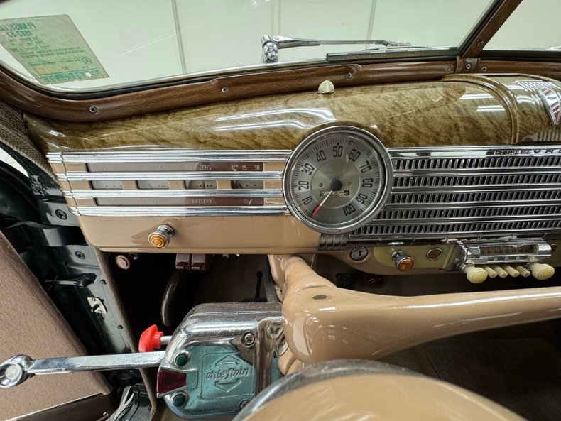 Chevrolet-Special-deluxe-1941-Ridge-Green-Metallic-Tan-40