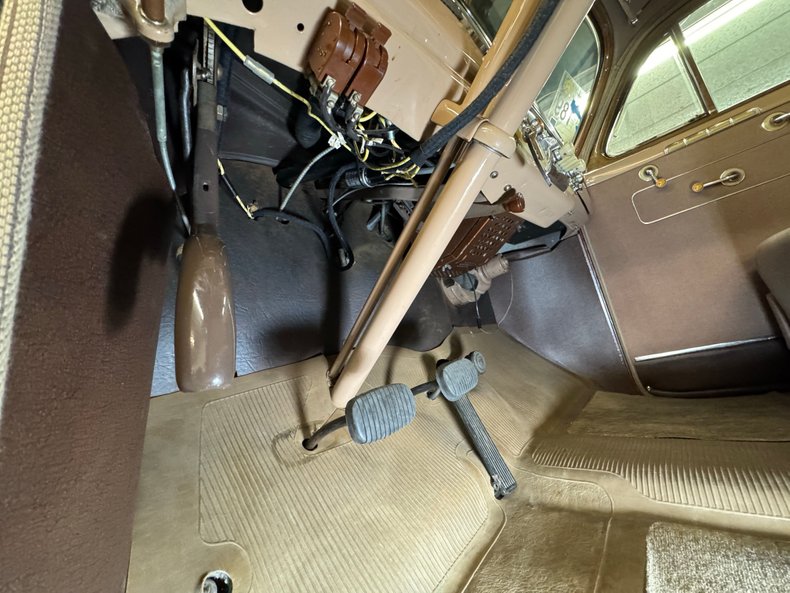 Chevrolet-Special-deluxe-1941-Ridge-Green-Metallic-Tan-45