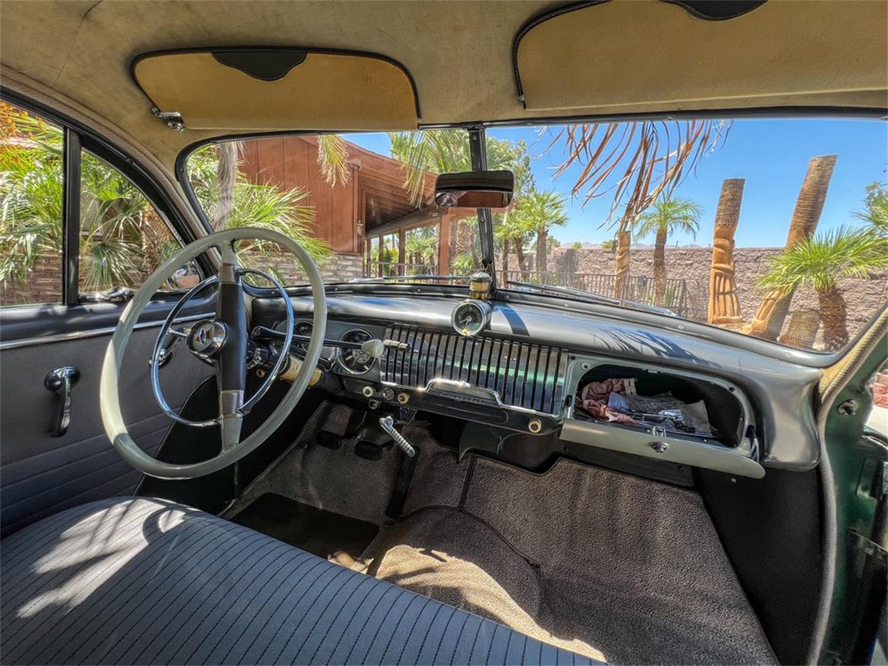 Chevrolet-Styleline-deluxe-1951-Green-Grey-3