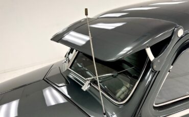 Chevrolet-Stylemaster-1948-Sedan-13