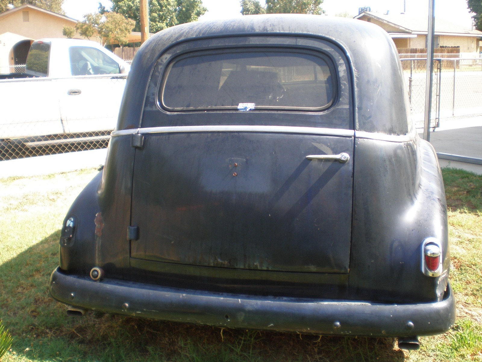 Chevrolet-Suburban-1950-Wagon-3