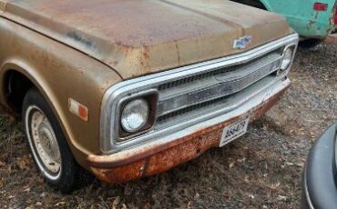 Chevrolet-Suburban-1969-4
