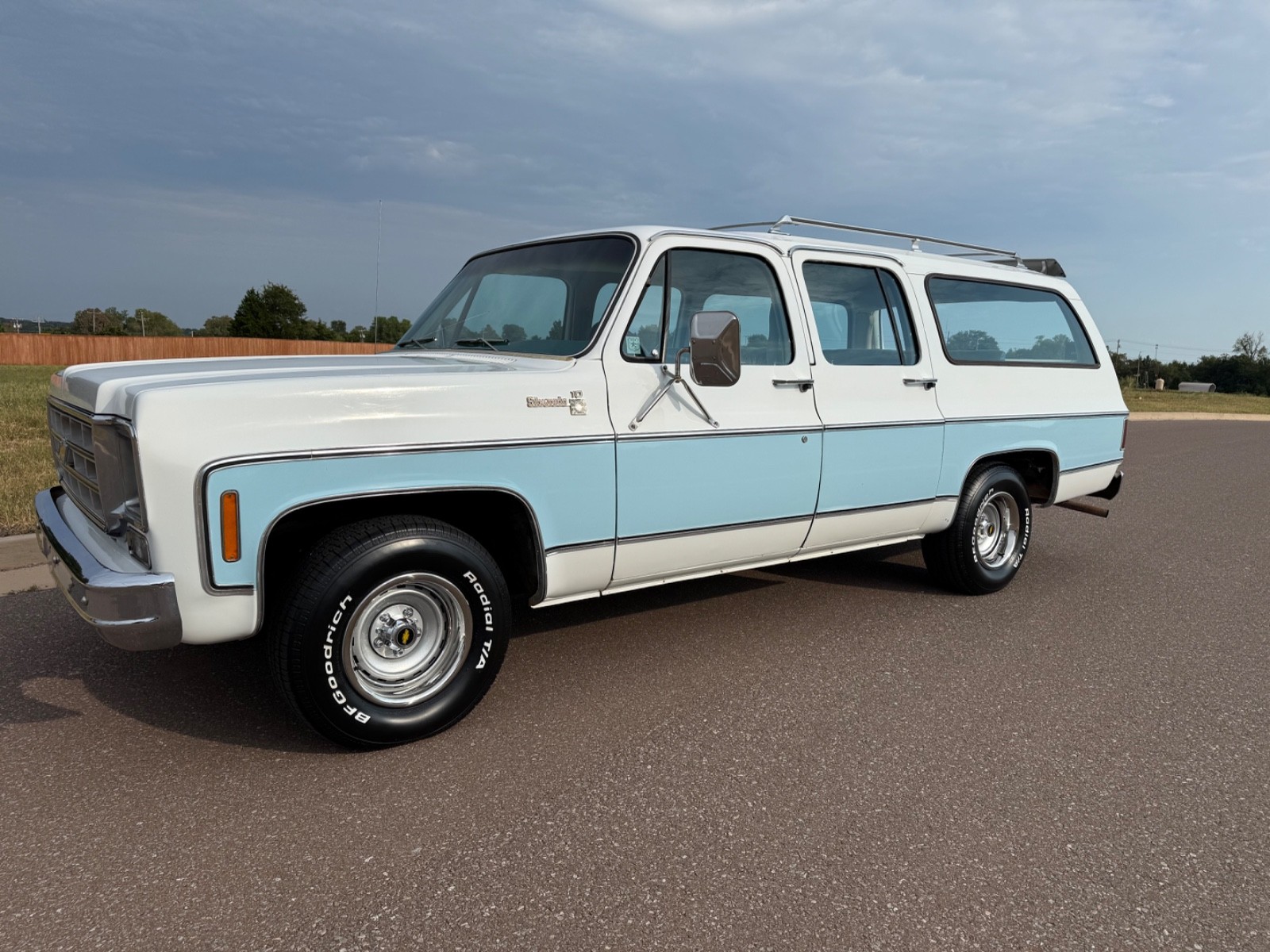 Chevrolet-Suburban-1978-SUV-1