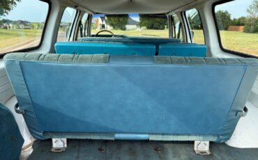 Chevrolet-Suburban-1978-SUV-11