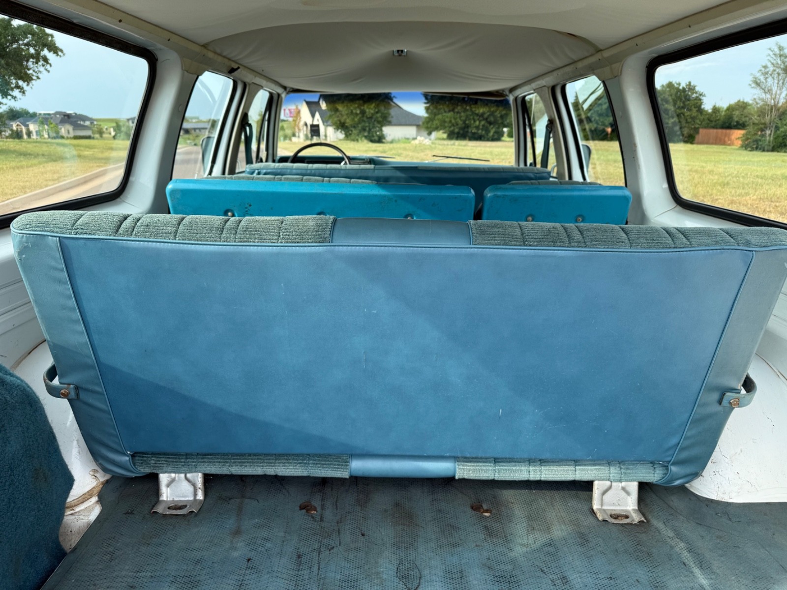 Chevrolet-Suburban-1978-SUV-11