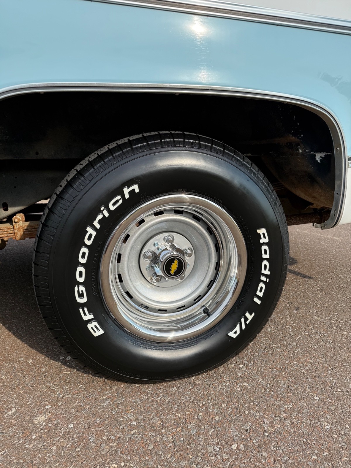 Chevrolet-Suburban-1978-SUV-12