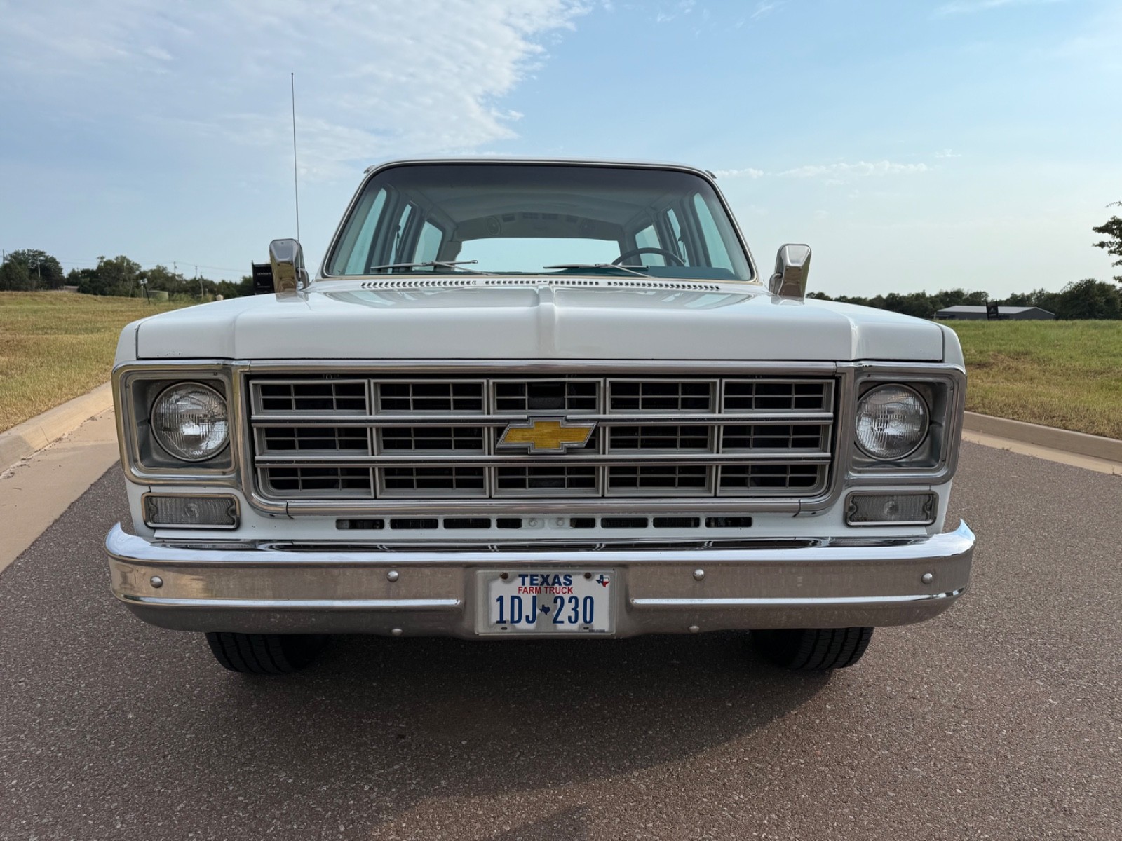 Chevrolet-Suburban-1978-SUV-2