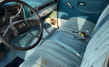 Chevrolet-Suburban-1978-SUV-24