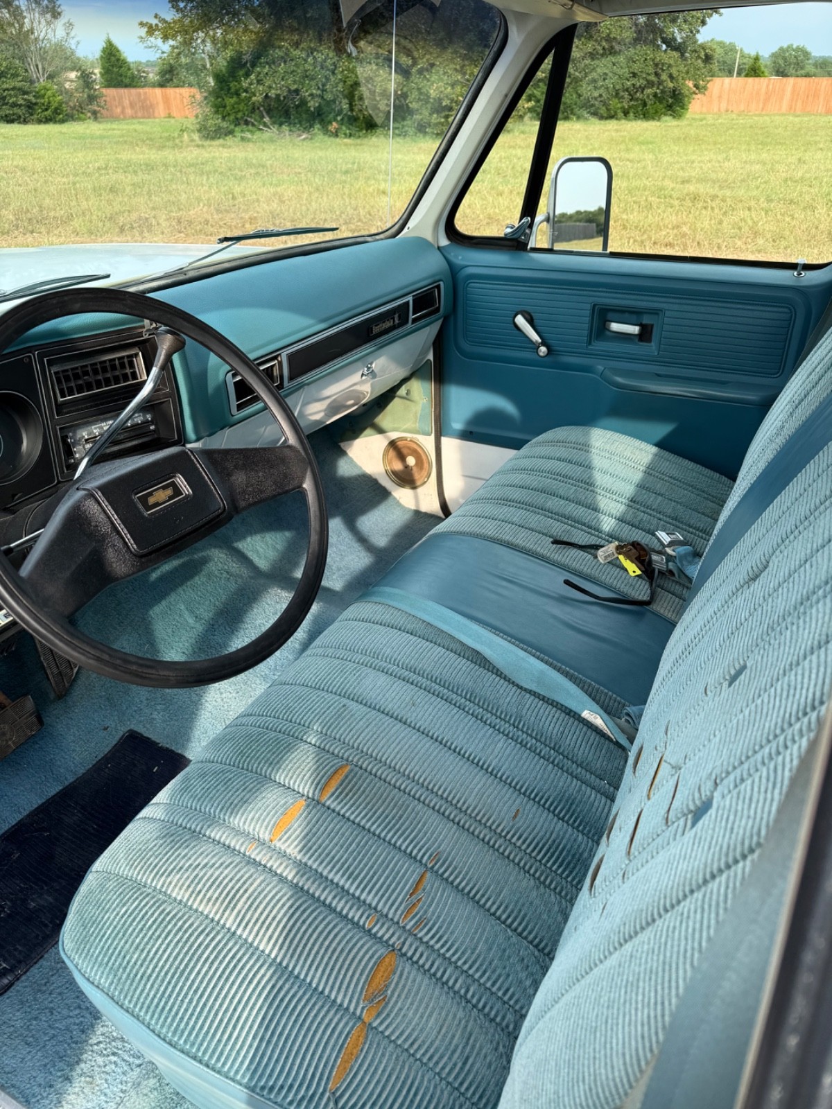 Chevrolet-Suburban-1978-SUV-24