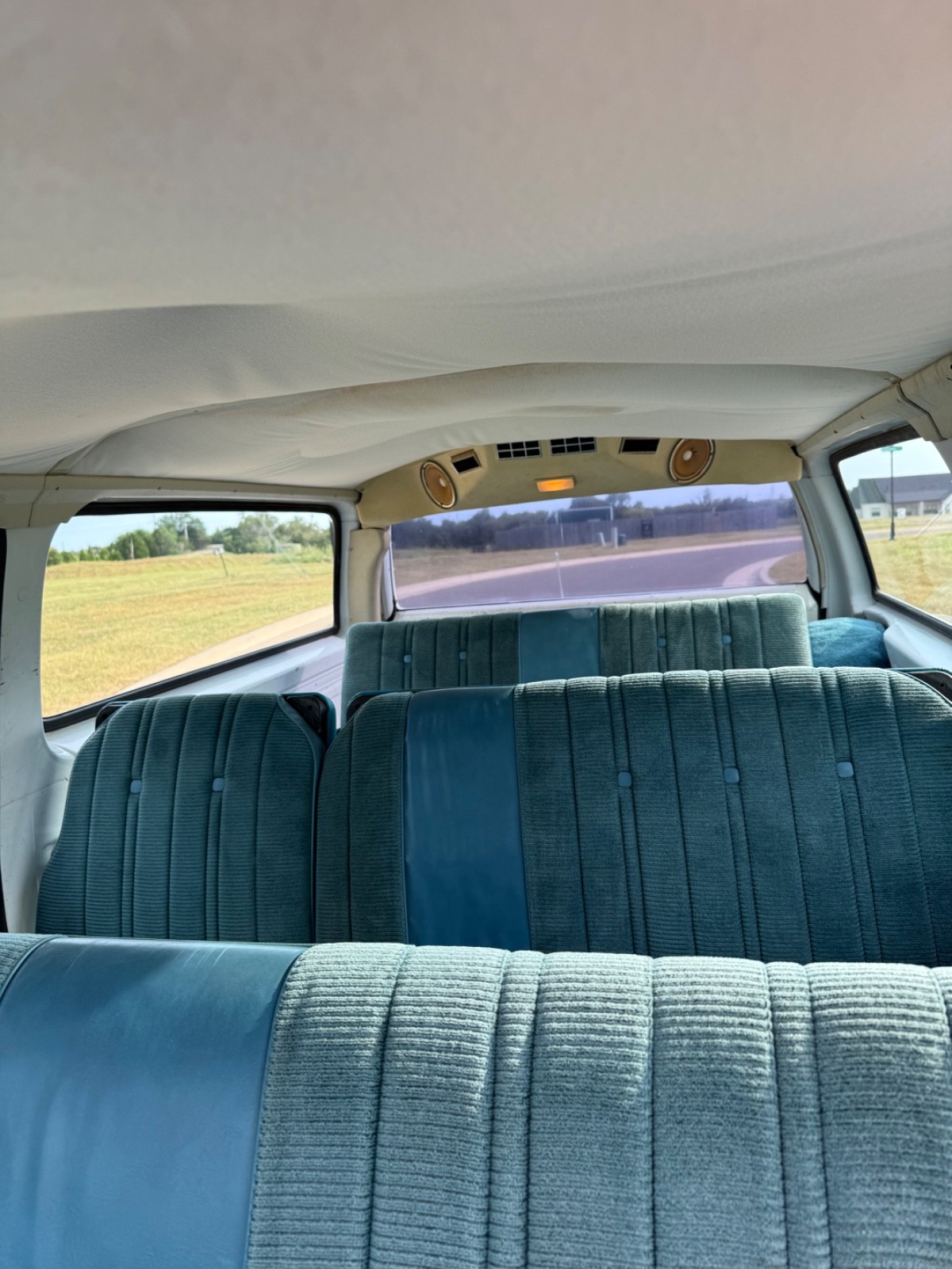 Chevrolet-Suburban-1978-SUV-25