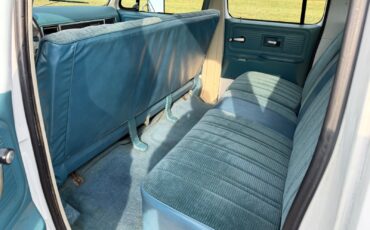 Chevrolet-Suburban-1978-SUV-26