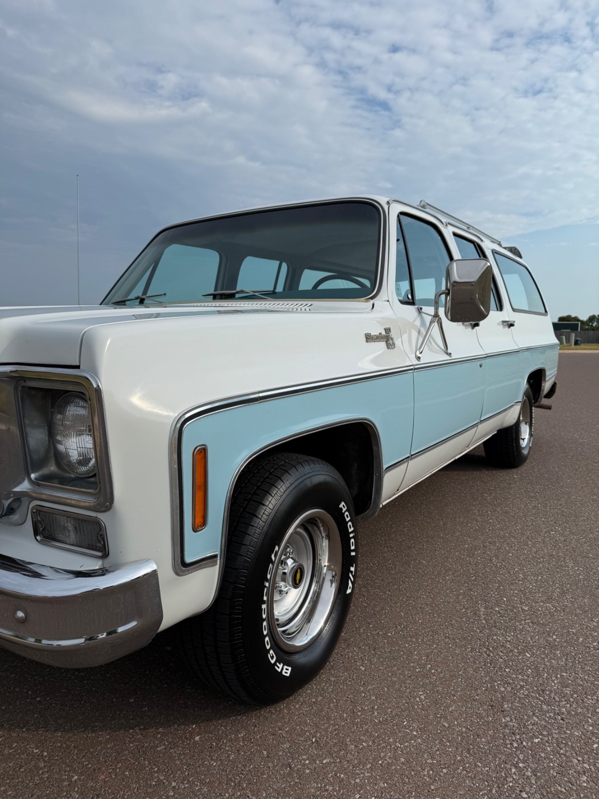 Chevrolet-Suburban-1978-SUV-3