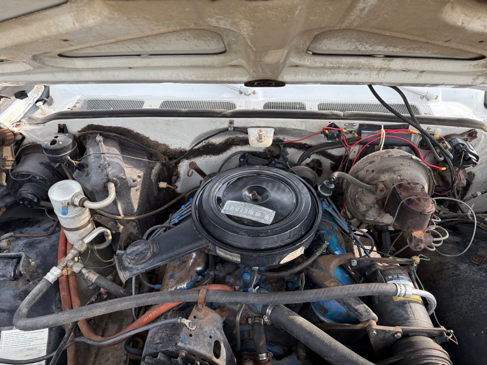 Chevrolet-Suburban-1978-SUV-31