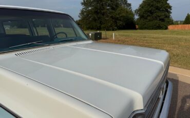 Chevrolet-Suburban-1978-SUV-35