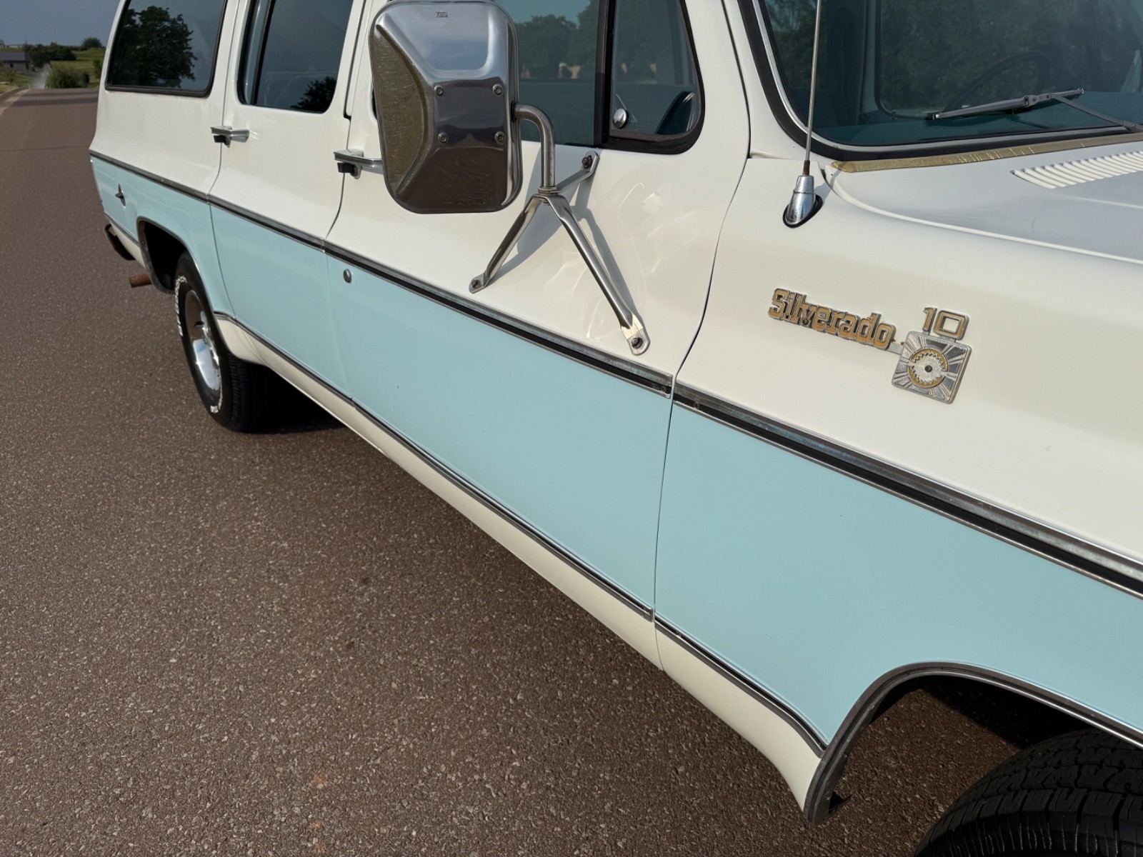 Chevrolet-Suburban-1978-SUV-37
