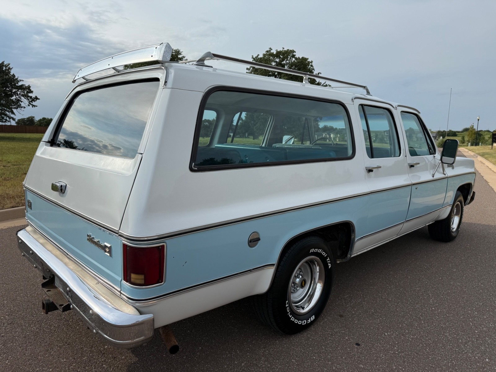 Chevrolet-Suburban-1978-SUV-6