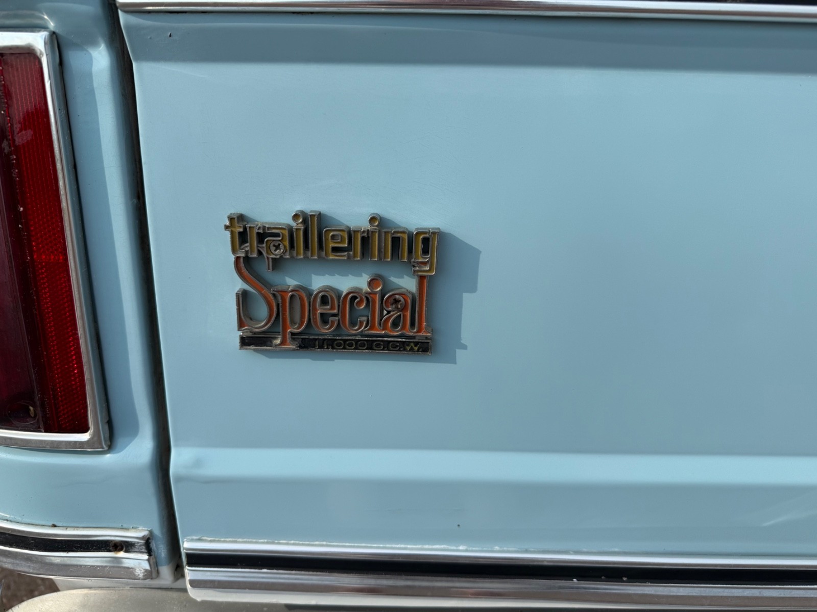 Chevrolet-Suburban-1978-SUV-8