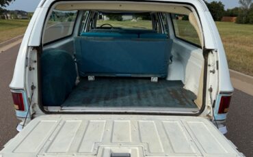 Chevrolet-Suburban-1978-SUV-9