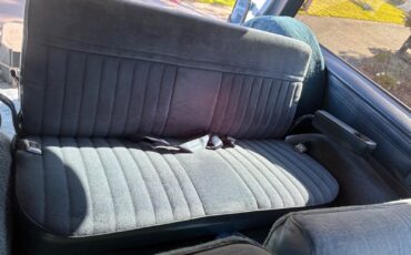 Chevrolet-Suburban-1986-SUV-11