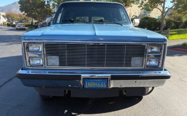 Chevrolet-Suburban-1986-SUV-12