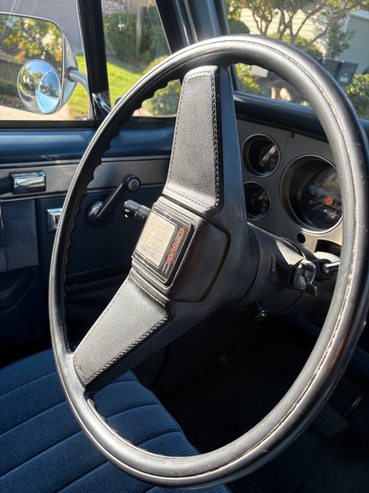 Chevrolet-Suburban-1986-SUV-15