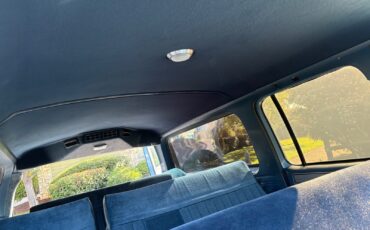 Chevrolet-Suburban-1986-SUV-18