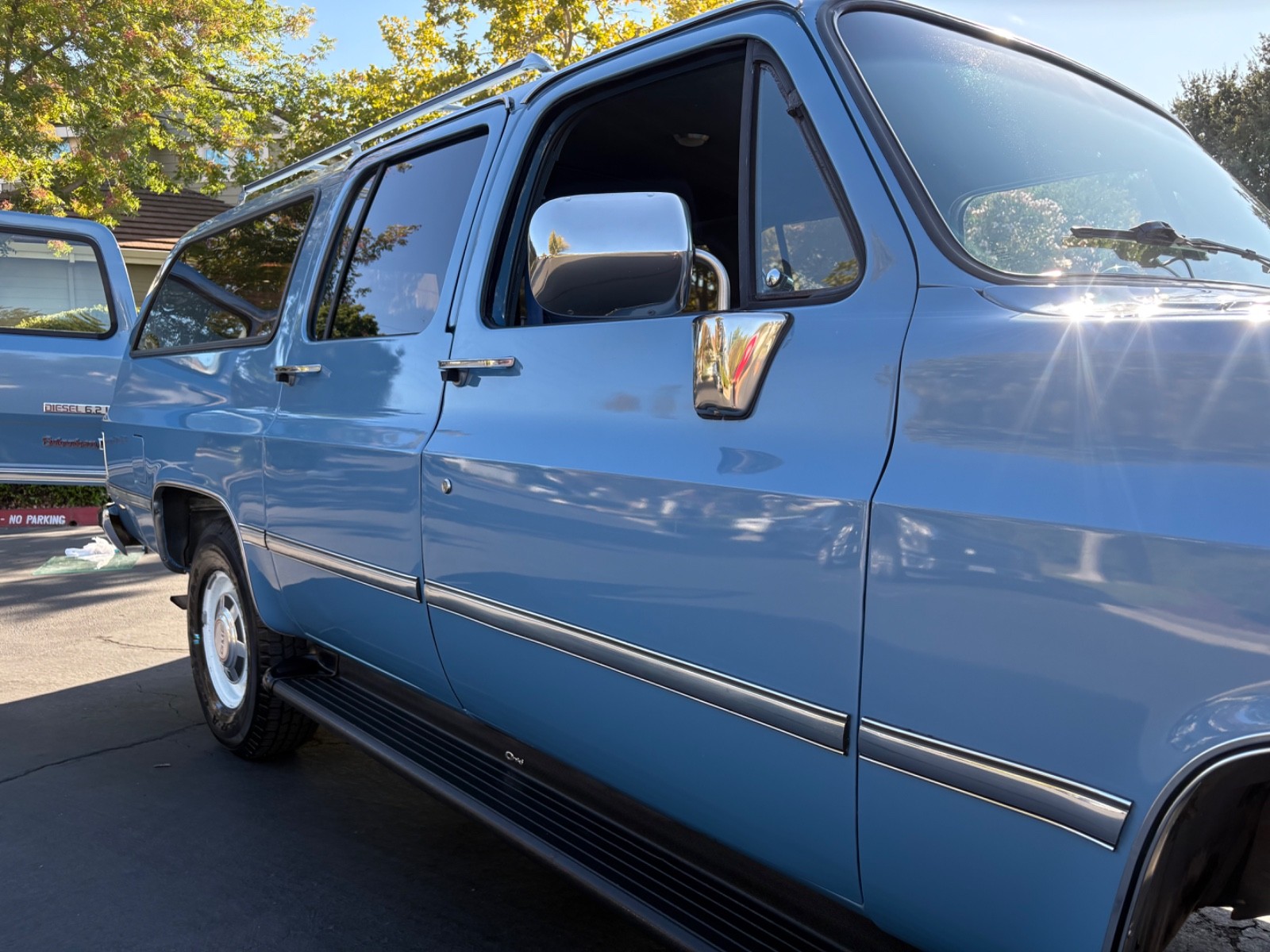 Chevrolet-Suburban-1986-SUV-25