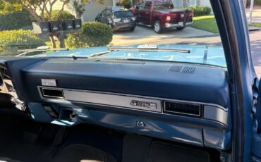 Chevrolet-Suburban-1986-SUV-3