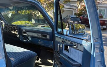 Chevrolet-Suburban-1986-SUV-30