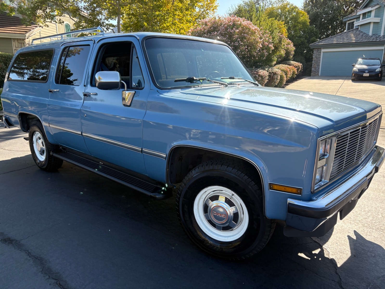 Chevrolet-Suburban-1986-SUV-5
