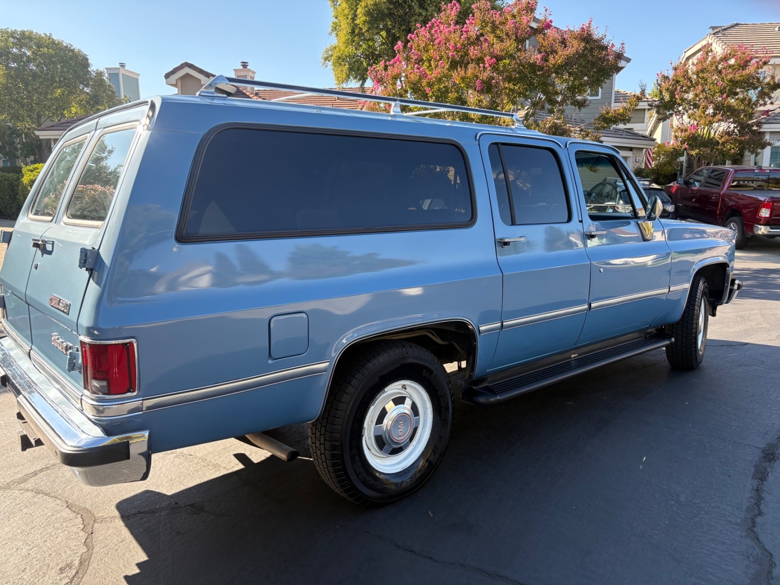 Chevrolet-Suburban-1986-SUV-7