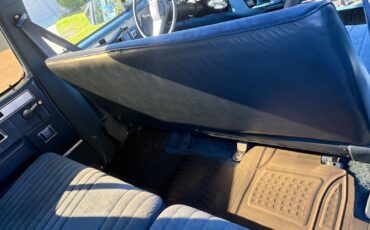 Chevrolet-Suburban-1986-SUV-9