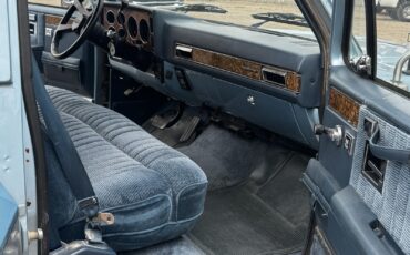 Chevrolet-Suburban-1989-10