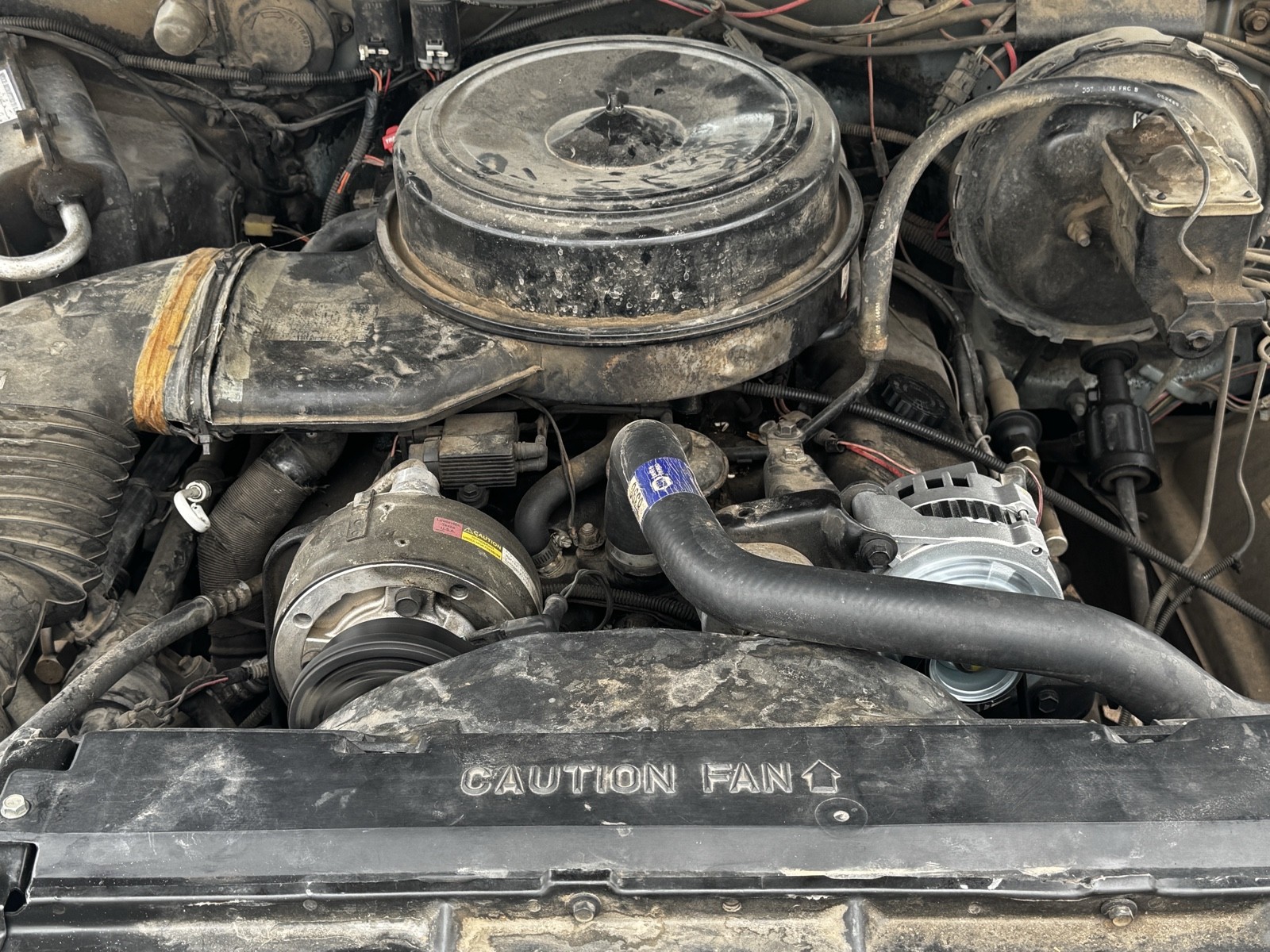 Chevrolet-Suburban-1989-19