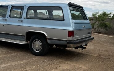 Chevrolet-Suburban-1989-3