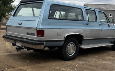 Chevrolet-Suburban-1989-4