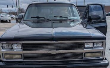 Chevrolet-Suburban-1991-Black-Gray-16