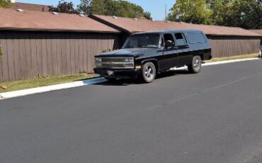 Chevrolet-Suburban-1991-Black-Gray-17