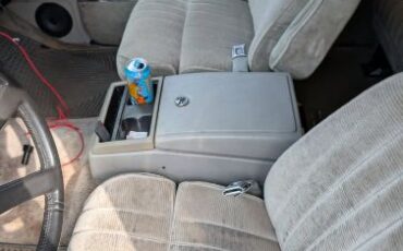 Chevrolet-Suburban-1991-Black-Gray-9