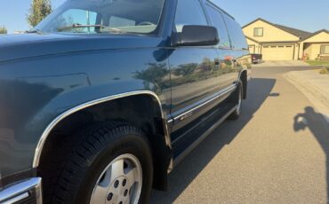 Chevrolet-Suburban-1993-13