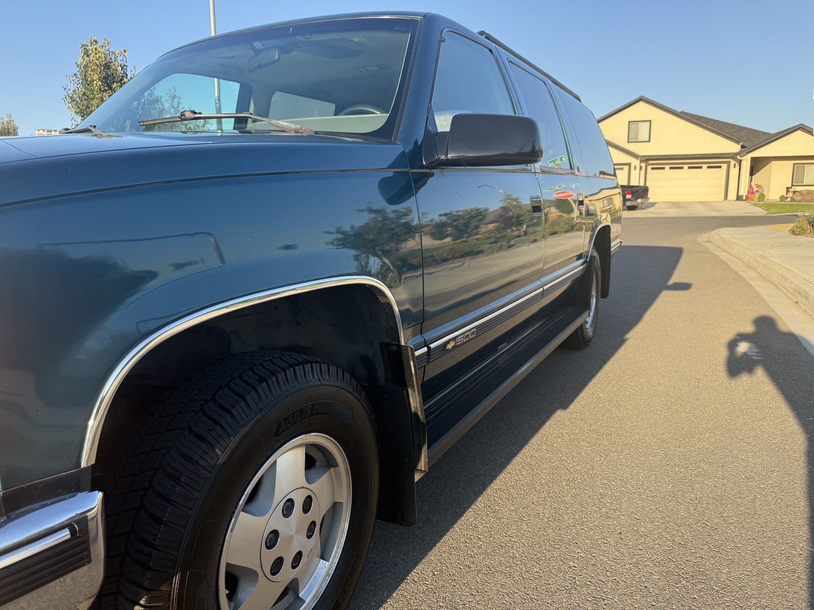 Chevrolet-Suburban-1993-13