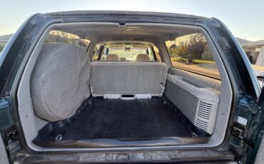 Chevrolet-Suburban-1993-29
