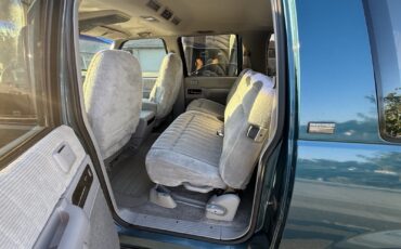 Chevrolet-Suburban-1993-30