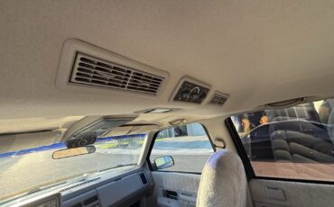 Chevrolet-Suburban-1993-31