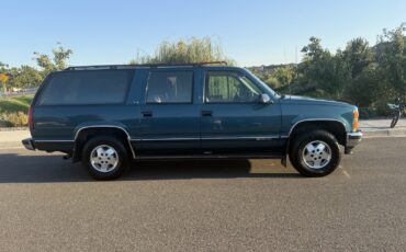 Chevrolet-Suburban-1993