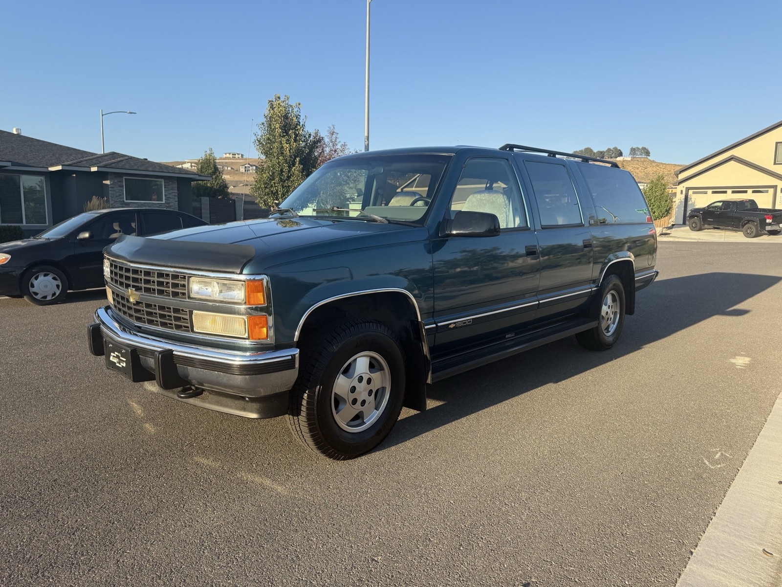 Chevrolet-Suburban-1993-6