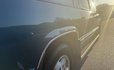 Chevrolet-Suburban-1993-9