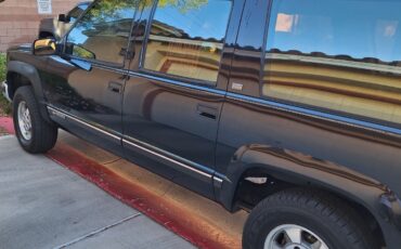 Chevrolet-Suburban-1993-SUV